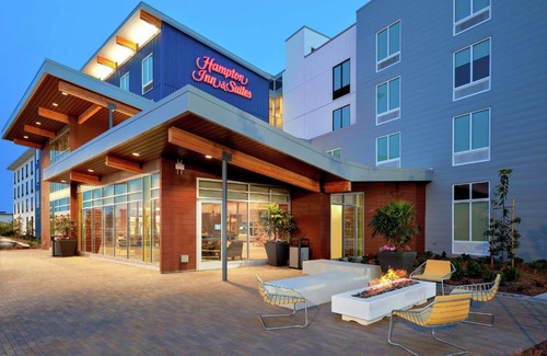 San Diego Hotel | Hampton Inn & Suites San Diego Airport Liberty Station