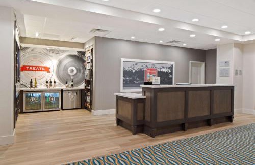 The Wedge Hotel | Hampton Inn & Suites- Seattle Woodinville Wa