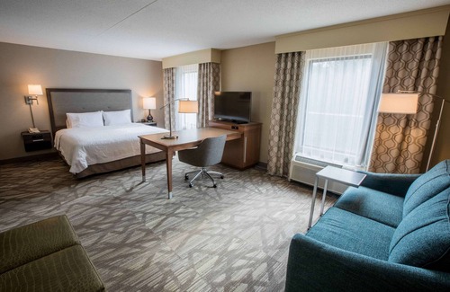 Lochmere Hotel | Hampton Inn & Suites Tilton