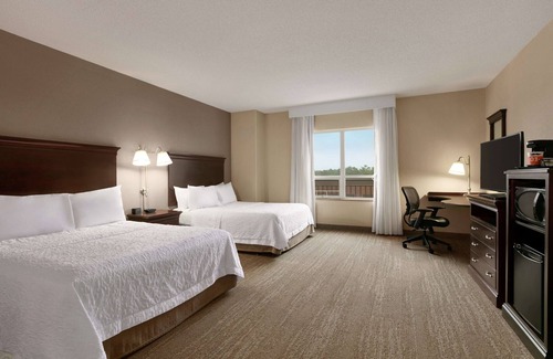 Sterling Hotel | Hampton Inn & Suites Washington-Dulles International Airport