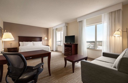 Sterling Hotel | Hampton Inn & Suites Washington-Dulles International Airport