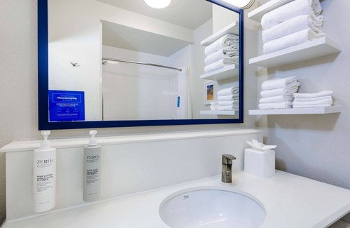 Titusville Hotel | Hampton Inn Titusville/I-95 Kennedy Space Center