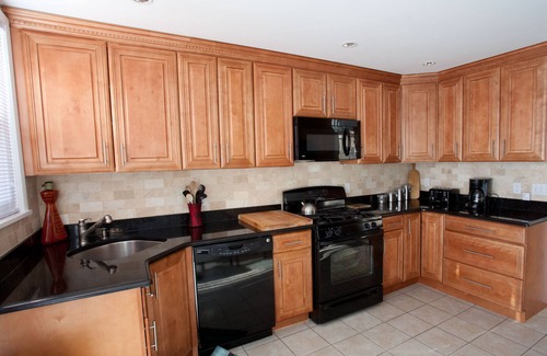 North Sea House | HAMPTONS PRIVATE BEACH GETAWAY. 400 ft walk to private beach swimming area.