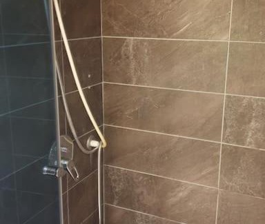 Aslanbucak Apartment | Han-De Homes 1 (1+1 70m2)Full eşyalı,havuzlu,otopark, denize 2km
