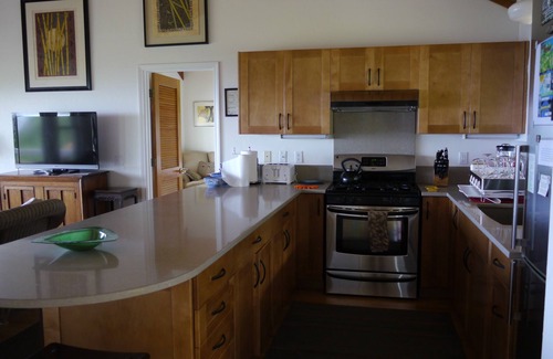 Hana Cottage | Hana's Heaven - a charming 2 bedroom cottage with spectacular ocean views