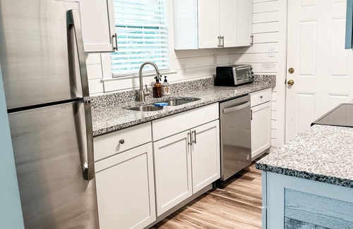 Hanahan House | Hanahan Hideaway : Family-Friendly & Central : Home away from home!