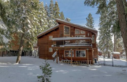 Lake Forest House | Handcrafted Tahoe Retreat Walk to Beach & Ski