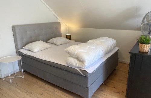 Larbro Apartment | Hangvar Skola, Slöjdsalen