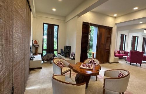 Hanguranketha Hotel | Happiness Hill house