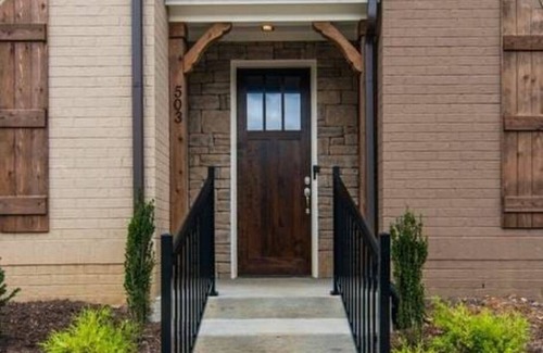 Bellevue House | Happy & Chill in West Nashville!