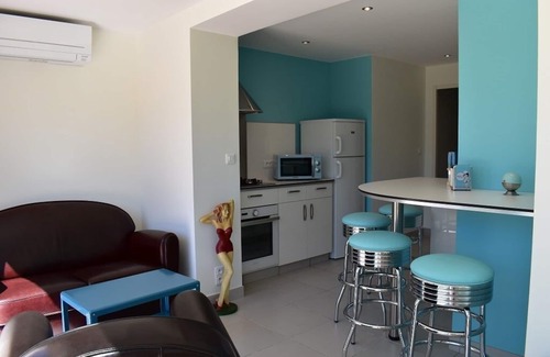Grabels House | HAPPY DAYS ACCOMMODATION IN A 2-HECTARE PROPERTY NEAR MONTPELLIER SWIMMING POOL