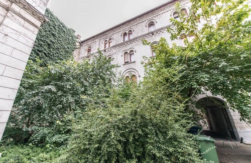Nepszinhaz negyed Apartment | happy home Budapest GOLD Central located apartment with 80 039 s pinball machine