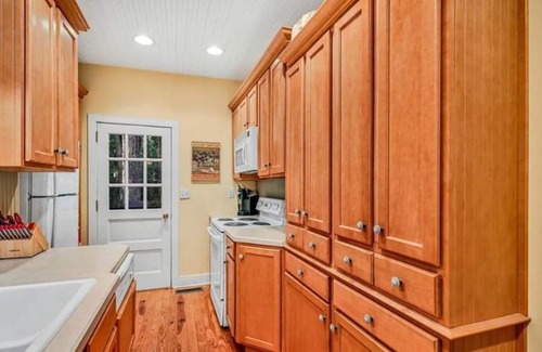 Mount Gretna Cottage | Happy on Harvardn