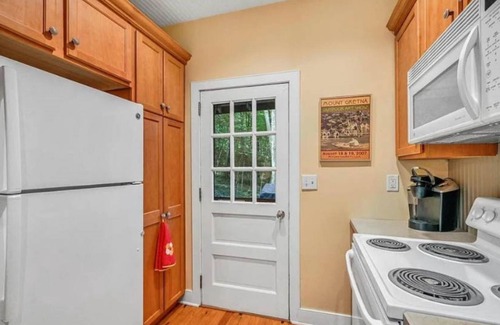 Mount Gretna Cottage | Happy on Harvardn