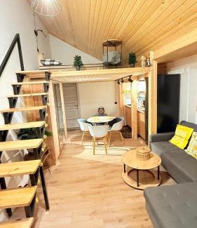 Borjomi House | happy pandasN12