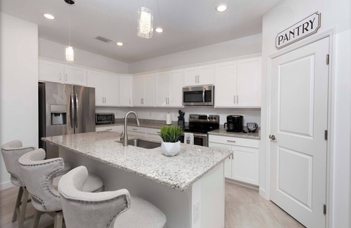 Gateway Resort | Happy Resort Home with Pool/Spa - 4-bedroom/3-bath with Clubhouse & Amenities