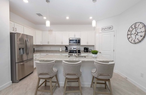 Gateway Resort | Happy Resort Home with Pool/Spa - 4-bedroom/3-bath with Clubhouse & Amenities
