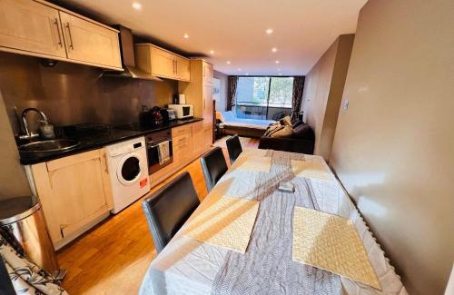 South Bank Apartment | Happy River Thames View Entire Apartment
