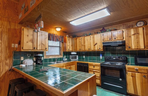 Sabinal House | Happy Trails - Home in Concan, Texas