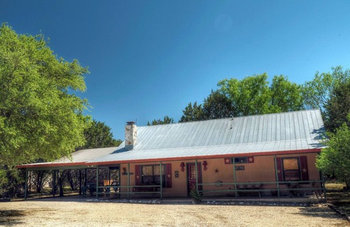 Sabinal House | Happy Trails - Home in Concan, Texas