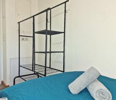 Leutzsch Apartment | HappySide Travel & Work #2 o WLAN o 4 Einzelbetten