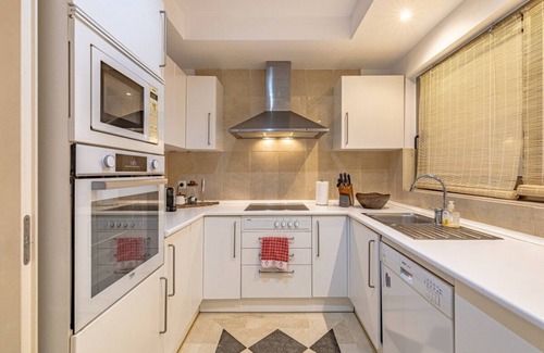 Sotogrande Apartment | Harbor/Canal view 2-bedroom apartment in Puerto Sotogrande, Spain