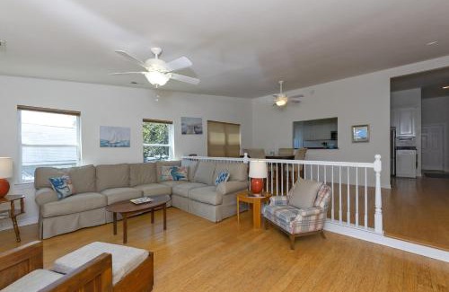 Willoughby Spit House | Harbor Delight On The Bay - Private Sandy Beach! Home