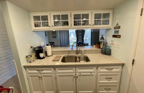 Clear Lake Condo | *HARBOR VIEW* COZY 1 BEDROOM CONDO WITH LOFT INDOOR/OUTDOOR POOL/HOTUB