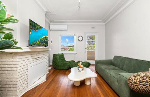 Cremorne Point Apartment | Harbour Bridge View 2BR Resort