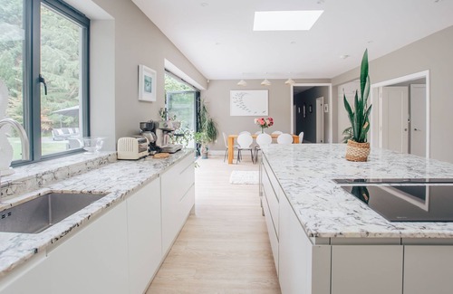 Canford Cliffs House | Harbour Escapes | Secluded Villa with Heated Pool, optional Hot Tub & Beach Hut