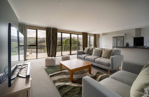 Duvauchelle House | Harbour Heights - Akaroa Holiday Home