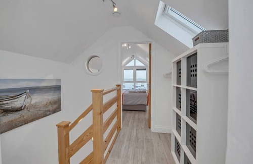 Martlesham Heath Ski Chalet | Harbour View, with stunning views Felixstowe Ferry