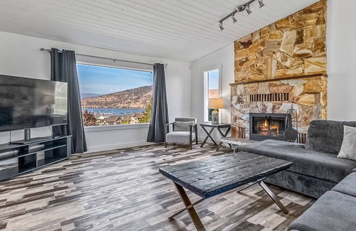 Vernon House | Harbour View Oasis: Hot tub, Firepit & Arcade Games!