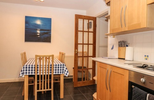 Buckie Cottage | HARBOUR VIEW, pet friendly, character holiday cottage in Findochty