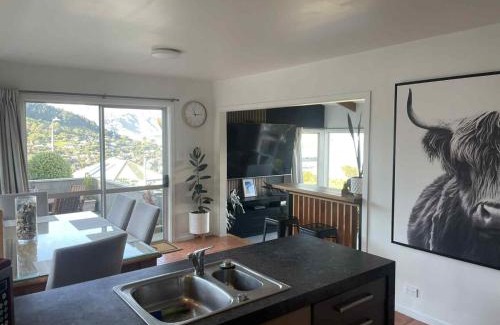 Lyttelton House | Harbour Views & Hillside Charm