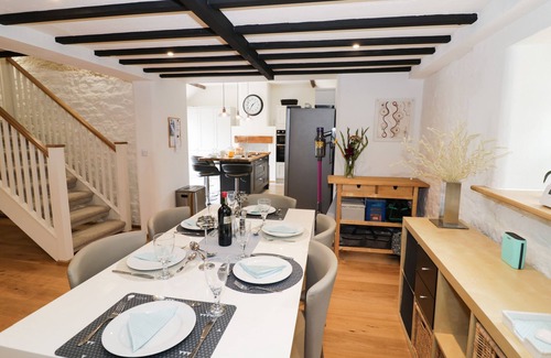 East Norton House | HARD DAY'S NIGHT, pet friendly, with a garden in Tilton On The Hill