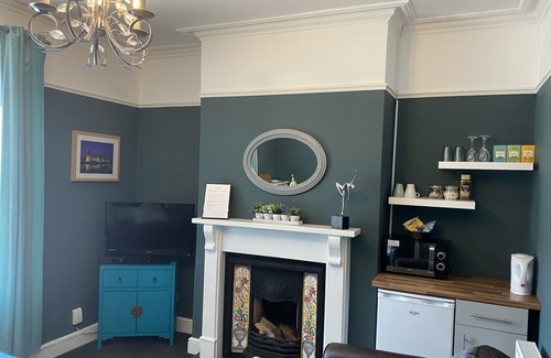 Riverside Apartment | Harlech Suite @ Inn Cardiff