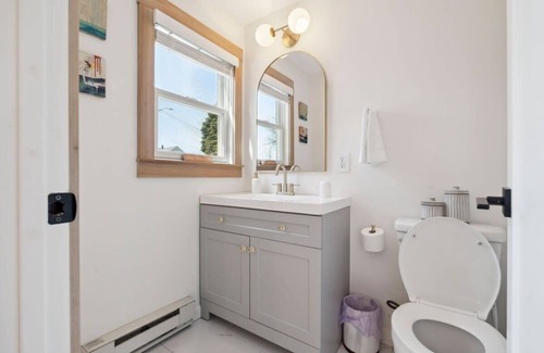 Hampton House | Harley's House |Minutes to Beach |Newly Renovated