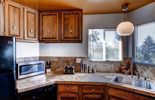 Yosemite Forks House | Harmony Hilltop Hideaway