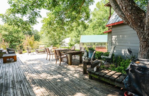 Bastrop Apartment | HarmonyHouse: Pet Friendly Zen River Retreat