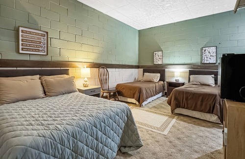 Matewan Resort | Hatfield McCoy Resort Inn. Room #3. Direct access to Hatfield McCoy ATV Trails.