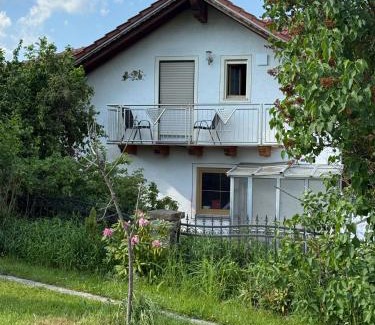 Zandt House | Haus Anna