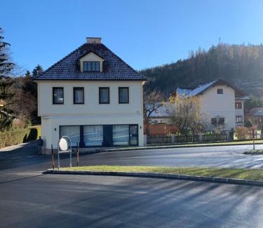 Aspang-Markt Apartment | HAUS ZWEI