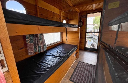 Dargun Boat Rental | Hausfloßvermietung auf der Peene am Kummerower See in Mecklenburg Vorpommern 15 PS
