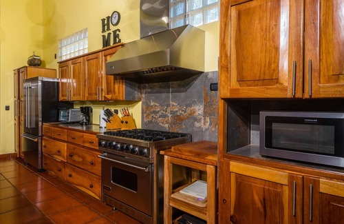 Potrero House | Have Fun in this Huge Beachfront Home with Infinity Pool at Potrero