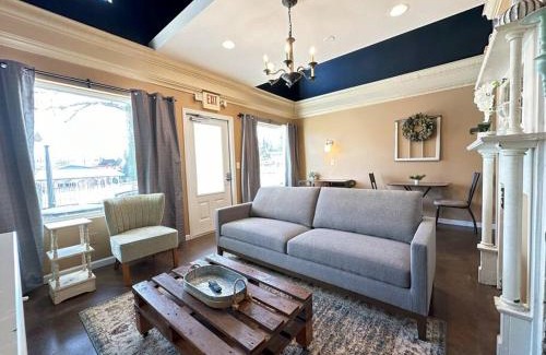 Demorest Apartment | Haven at Hazel~Downtown Loft
