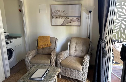 Holloways Beach House | Haven Guesthouse