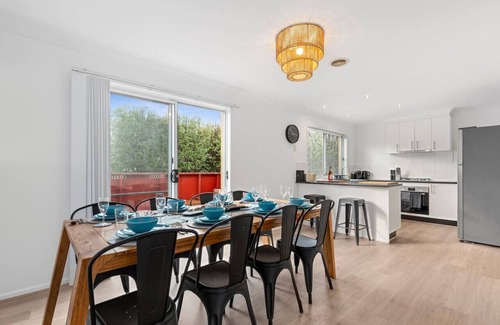 Ocean Grove House | Haven in Grove- Family beach getaway! Cosy- modern