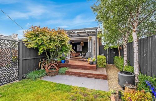 Glenorchy House | Haven on Timsbury, Urban Escape near Mona