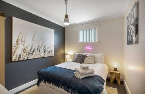 Glenorchy House | Haven on Timsbury, Urban Escape near Mona